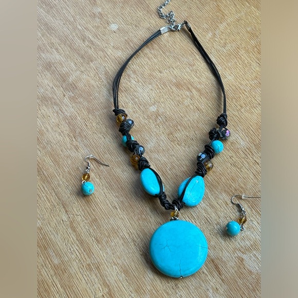 Turquoise Necklace Handmade Also W/Crystal & Howlite Beads On Twisted Cording - Picture 3 of 12